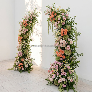 Goldener Halbmond-Bogen mit Orangen-Hortensien, Seidenrosen, Schleierkraut und Grün für Hochzeitsfeier, Zeremonie und Bühnendekoration - Product Image 5