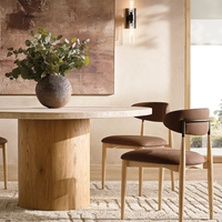 Chaise de salle à manger moderne en bois avec revêtement en cuir lisse, doux au toucher et résistant à l'eau, forme croissant, pour restaurants commerciaux