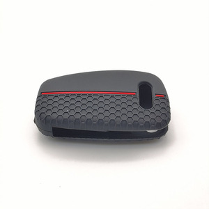 Couverture de porte-clés de voiture en silicone pour <span class=keywords><strong>Audi</strong></span> A1 A3 A6 C5 C6 Q3 Q2 Q7 TT TTS R8 S3 S6 <span class=keywords><strong>RS3</strong></span> RS6 A4 - Product Image 4