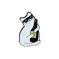 Chine usine mignon chat buvant du vin émail broche dessin animé Animal broche pour veste sac à dos chapeau accessoires de mode Badge en métal