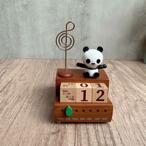 Boîte à musique en bois faite à la main en forme de panda, cadeau personnalisé idéal pour les fêtes, les anniversaires, Noël, les anniversaires d'enfants - Product Image 1