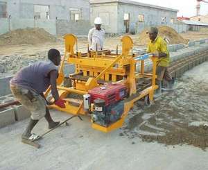 Mesin Pembuat Batu Bata Beton Padat Bergerak Bertenaga Diesel Hemat Energi Shengya QM4-45 - Product Image 1