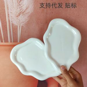 Plateau à bijoux en forme de nuage blanc, argenté électrolytique, minimaliste, pour rangement et ornement décoratif, idéal comme cadeau personnel - Product Image 1