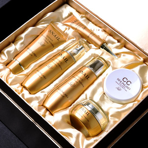 Organic Private Label Women Face Set Skincare Series Blanqueamiento Hidratante Caracoles Cuidado DE LA PIEL Set - Product Image 1
