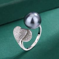 Ensemble de bijoux en perle noire et en zircon cubique en forme de cœur |   Collier, boucles d'oreilles et bague en laiton pour femmes