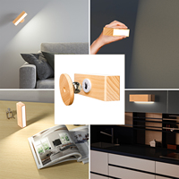 Lampe murale LED intelligente à 360 degrés de style moderne, rechargeable, à commande tactile, en bois, magnétique et rotative, pour lecture au lit et usage domestique