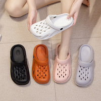 Mode pas cher prix unisexe jardin sabots sans lacet chaussures légères femmes douche pantoufles classique sabots chaussures