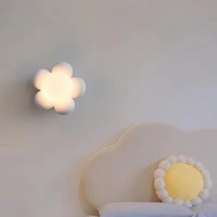 Lampe murale décorative pour chambre d'enfant, design moderne en résine florale, petite lampe murale LED simple pour chevet d'enfant