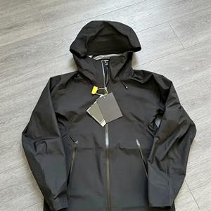 Chaqueta 3 en 1 Personalizada GYQ para Hombre, Resistente al Viento y al Agua, Chaqueta de Montañismo para Deportes al Aire Libre - Product Image 1