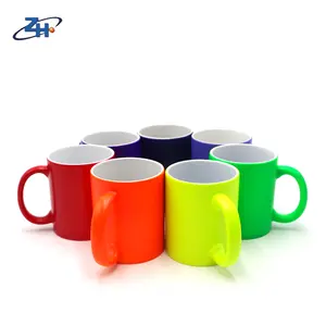 승화를위한 코팅 머그 매일 사용 좋은 품질 11 Oz 색상 미니멀리스트 맞춤형 파티 화이트 커피 머그 좋은 세라믹 2-3pcs