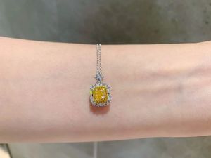 Collar de Diamantes Blancos y Oro Blanco de 18k con Diamante Amarillo Natural de 1.00ct, Precio al por Mayor Xinfly - Product Image 4