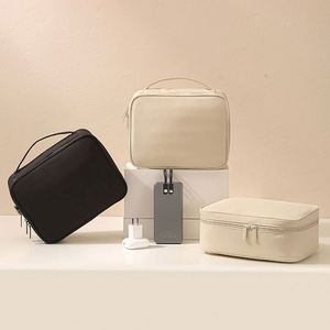 กระเป๋าจัดระเบียบอเนกประสงค์แบบปรับแต่งได้ ทำจากโพลีเอสเตอร์ พร้อมสกรีนลาย สำหรับสายชาร์จและเครื่องสำอาง - กล่องของขวัญส่งเสริมการขาย - Product Image 3