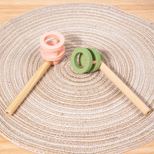 Juguete de bola de soplado de equilibrio suspendido de madera, divertido <span class=keywords><strong>juego</strong></span> de alivio del estrés, juguetes de bola de soplado flotante de madera, juguetes educativos para niños - Product Image 2