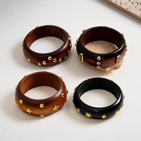 Bracelet manchette large en bois massif avec rivets étoiles, style vintage western, empilable, pour femme