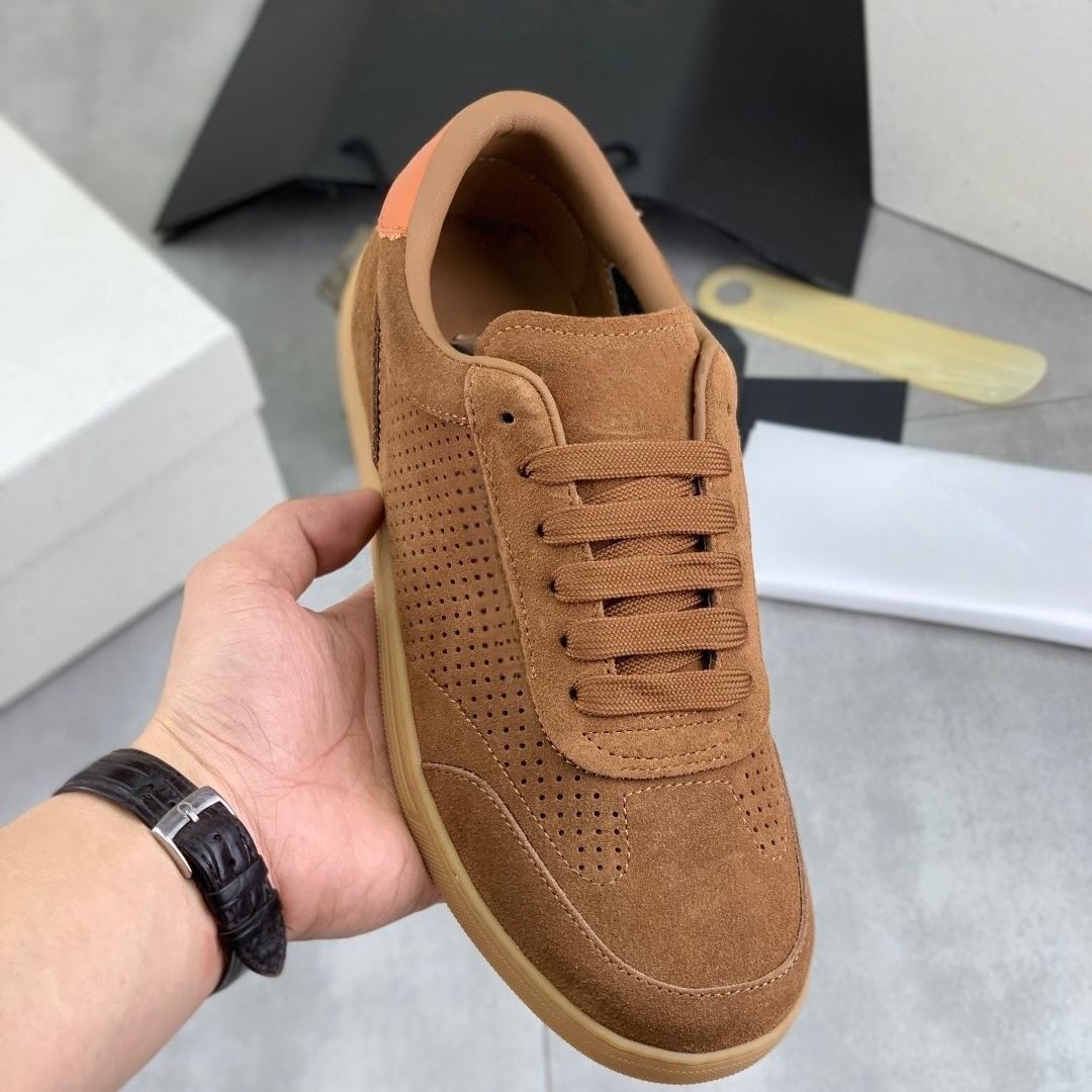 สีน้ำตาล