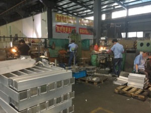 Phụ Tùng Ô Tô Trung Quốc Bộ Tản Nhiệt Làm Mát Ô Tô <span class=keywords><strong>26Mm</strong></span> Cho Chrysler Group 300 300C V6 2.7 AT 2009-2010 68050126AA 68050126AB - Product Image 6