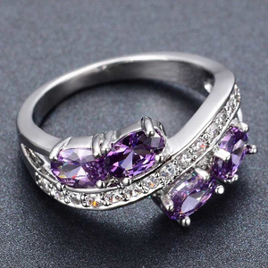 Anello dal Design Elegante in Colore Viola per Donne - Product Image 3