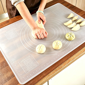 Tapis de pâtisserie en silicone liquide, tapis à pâte antidérapant avec mesures et bords surélevés, tapis de cuisson transparent en silicone pour comptoir - Product Image 2