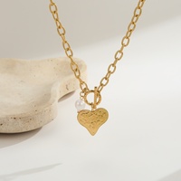 Collier en acier inoxydable plaqué or 18 carats avec fermoir à bascule, pendentif cœur, chaîne de perles d'eau douce, bijoux vintage pour femmes