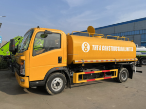Camion-citerne à eau Sinotruk HOWO 4x2 5000L 5cbm pour la construction, camion pulvérisateur d'eau pour la suppression de la poussière sur les chantiers - Product Image 2