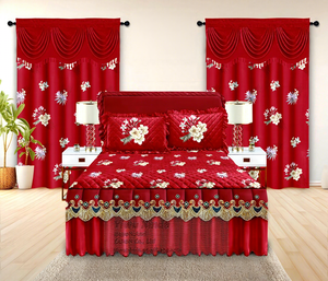 Set Copriletto Trapuntato di Lusso con Stampa Floreale 5 Pezzi con Tende - Product Image 1