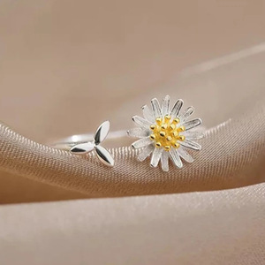 Anello Coreano a Forma di Margherita Regolabile, Gioiello da Dito alla Moda per Donna, Uso Quotidiano - Product Image 3