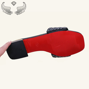 Sandales et pantoufles pour femmes de style en gros, nouvelle collection estivale, de haute qualité, à talons compensés, avec cristaux, pour l'extérieur - Product Image 6