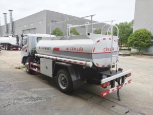 4*2 camiones cisterna de combustible cúbico para fines de exportación camiones de combustible transportadores de combustible móviles - Product Image 6