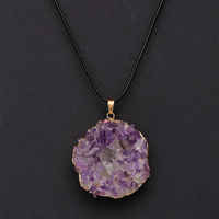 Collier Pendentif Géode en Améthyste Naturelle et Agate, Breloque Géode en Améthyste Plaqué Or avec Cordon Ciré, Vente en Gros de Bijoux