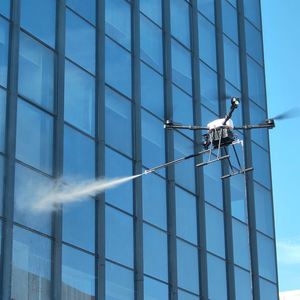 บริการล้างทำความสะอาดด้วยแรงดันสูงระดับมืออาชีพ สำหรับหลังคากระจก แผงโซลาร์เซลล์ JIUSI D15R และกระจกหอคอย - Product Image 1