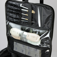 Ceci est un chariot de maquillage super cool pour les femmes, avec beaucoup d'espace pour organiser tous vos essentiels de beauté comme un pro