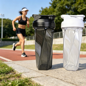 Botella mezcladora de plástico de 600 ml con tapa libre de BPA para uso deportivo en el gimnasio y camping. - Product Image 2