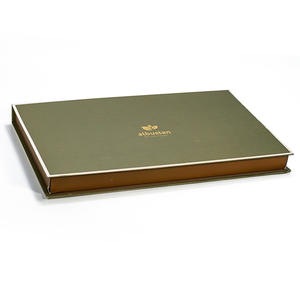 Boîtes cadeaux de luxe vides pour truffes au chocolat, avec couvercle à charnière magnétique, en carton noir, revêtement UV, gaufrage, pour bonbons gélifiés et écologiques - Product Image 2