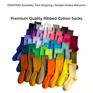 Chaussettes en tricot de haute qualité pour femmes, nouvelle mode, vente en gros, avec logo sur le revers, style décontracté, respirantes, pour l'automne - Product Image 1