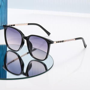 Gafas de Sol Cuadradas para Mujer Dl D7532, Color Marrón, Montura Metálica, Lentes TAC con Protección UV400, Estilo Urbano y Moderno - Product Image 4