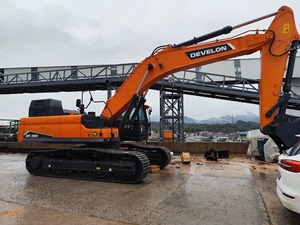 Excavadora de cadenas DEVELON DX380 de 36.4 toneladas para minería, canteras, carga a granel, excavación de roca dura y construcción de terraplenes - Product Image 3