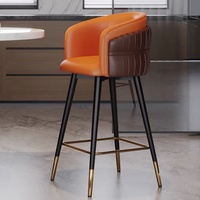 Tabouret de bar de style italien, luxe léger, haut de gamme, rotatif, personnalisable, avec cadre métallique, accoudoirs, chaise d'îlot avec dossier, pour usage domestique ou hôtelier