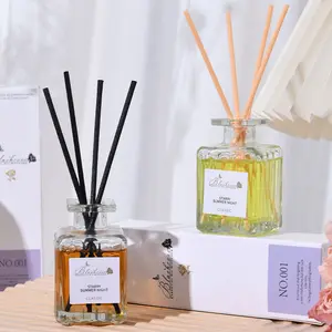 Frascos de vidro de óleo de aroma de fragrância de luxo para presente de marca própria personalizada, conjuntos de difusores de cana de flores