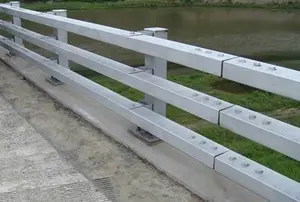 Pagar jembatan Sungai lanskap baja tahan karat kustom pagar isolasi anti-tabrakan terpasang di pabrik dengan pagar pengaman