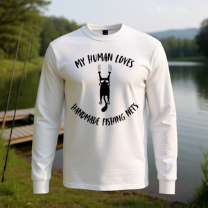 T-shirt à manches longues pour parents de chats, avec la phrase « Mon humain aime les filets de pêche faits à la main » - Product Image 3