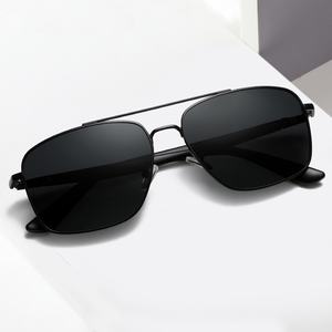 新款金属高品质奢华男士偏光驾驶太阳镜男士女士品牌设计师男士复古黑色飞行员UV400 - Product Image 1