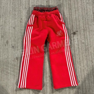Pantalon de jogging streetwear rouge personnalisé à double taille, coupe et couture, en tissu épais, coupe oversize, jambe large évasée, double taille - Product Image 1