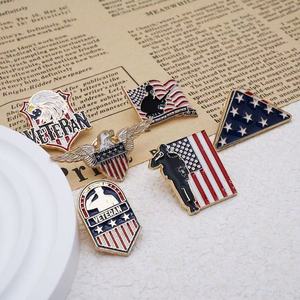 Prix de gros usine, haute qualité, épingles de revers et badges en émail métallique en gros pour soldats et anciens combattants américains - Product Image 3