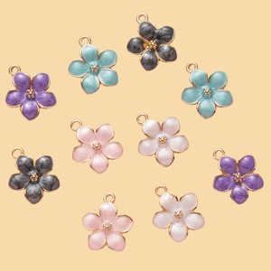 Thoughtful Gifts for Mother on Mother's Day: 5 Unique Finds