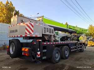 Grúa sobre camión usada Zoomlion ZTC250 25T con certificación EPA, grúa todoterreno de elevación estable para sitios de obra - Product Image 3
