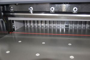Industrial Heavy Duty Hydraulic Computerized Paper Cutter 920mm Paper Cutting Machine - Product Image 2