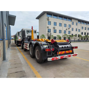 Camion benne à ordures SINOTRUK Howo 8X4 avec bras de levage et système hydraulique, capacité 20 m³, à vendre - Product Image 1