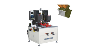 Machine <span class=keywords><strong>de</strong></span> fabrication <span class=keywords><strong>de</strong></span> fenêtres et <span class=keywords><strong>de</strong></span> portes Machine <span class=keywords><strong>de</strong></span> perçage <span class=keywords><strong>de</strong></span> <span class=keywords><strong>profil</strong></span>és en aluminium Fraiseuse <span class=keywords><strong>de</strong></span> copie <span class=keywords><strong>de</strong></span> porte - Product Image 3