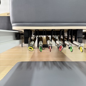 Máquina de Pilates <span class=keywords><strong>Reformer</strong></span> de Aluminio de Uso Comercial para Estudio, <span class=keywords><strong>Reformer</strong></span> de Pilates de Madera con Torre para Entrenamiento - Product Image 4