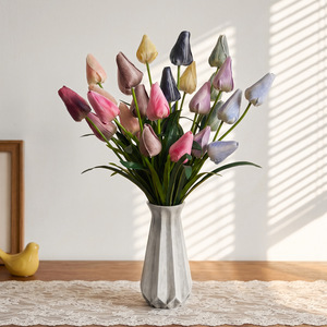 Bouquet de tulipes artificielles en plastique et tissu léger, décoration de mariage et de maison, 3 bourgeons, arrangement en vase - Product Image 1